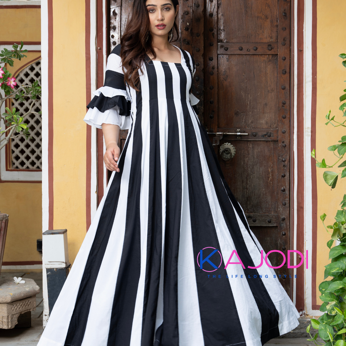 Black and outlet white gown design